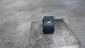 Interrupteur de leve vitre avant droit