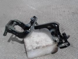 Charniere de porte avant droit
