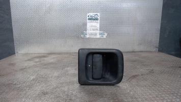 Poignee porte avant droit