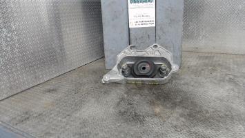 Support moteur gauche
