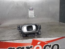 Poignee porte avant gauche