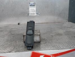 Interrupteur de leve vitre avant droit