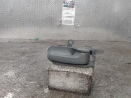 Poignee interieur avant droit