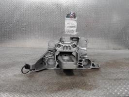 Support moteur gauche