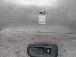 Interrupteur de leve vitre avant droit