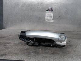 Poignee porte avant gauche