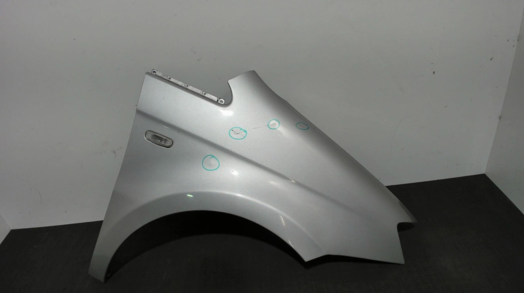 Aile avant droit