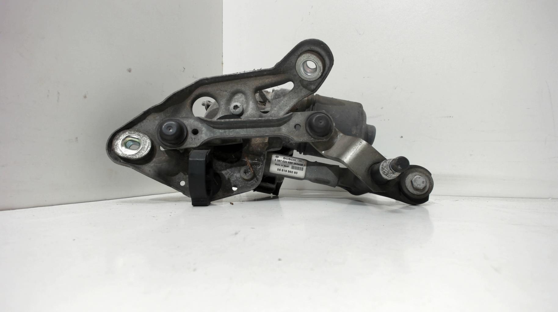 Moteur essuie glace avant gauche