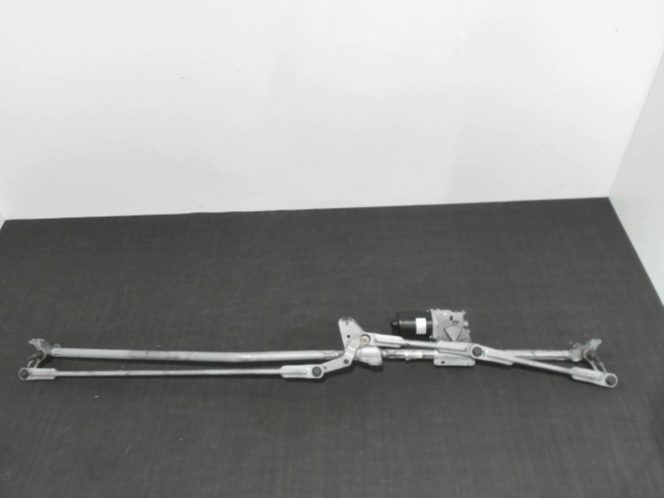 Moteur essuie glace avant