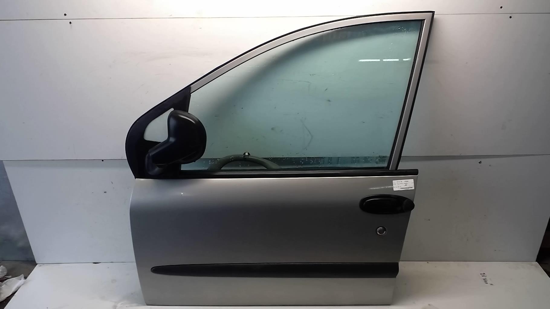 Porte avant gauche