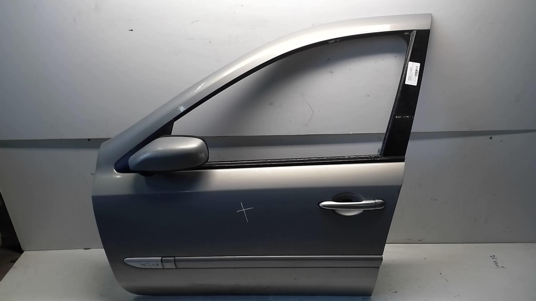 Porte avant gauche