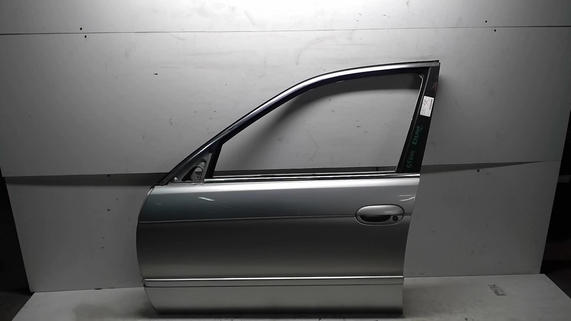 Porte avant gauche