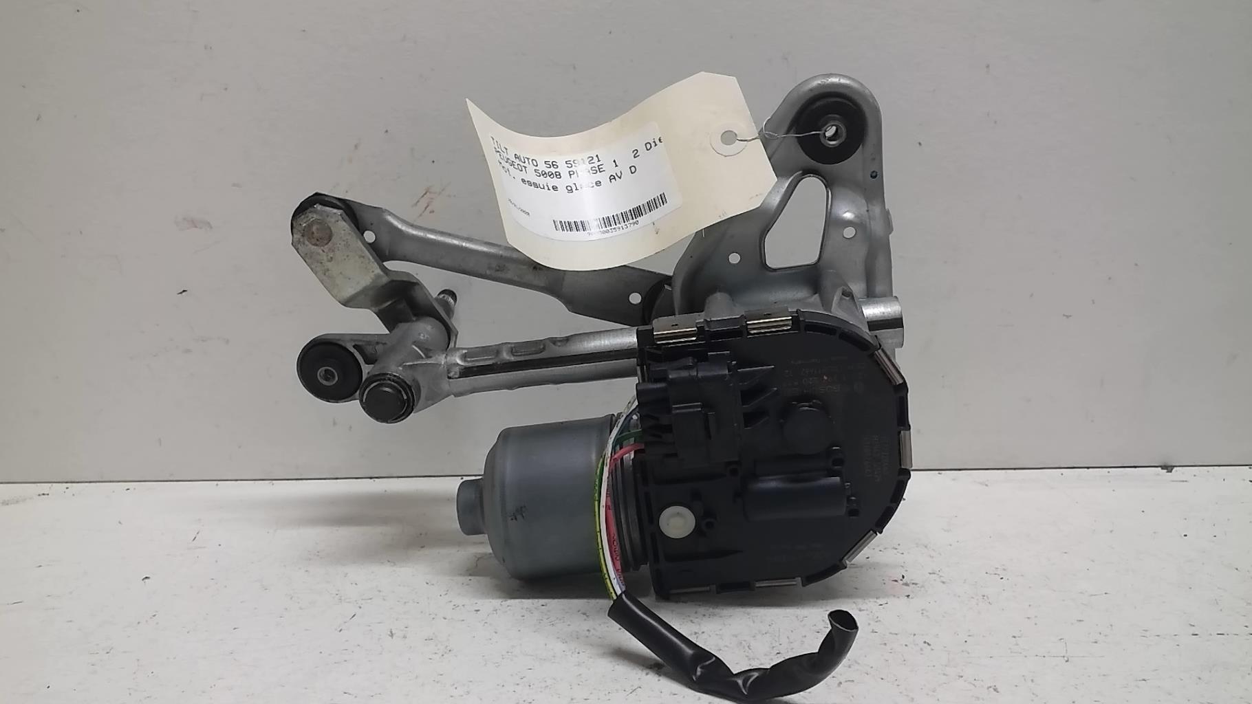Moteur essuie glace avant droit
