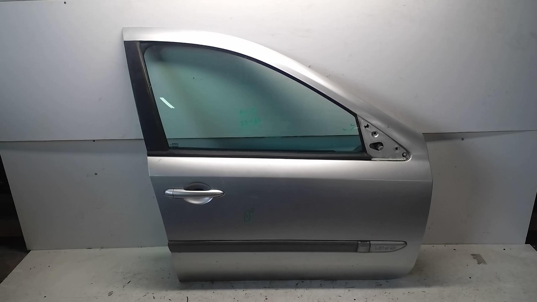 Porte avant droit