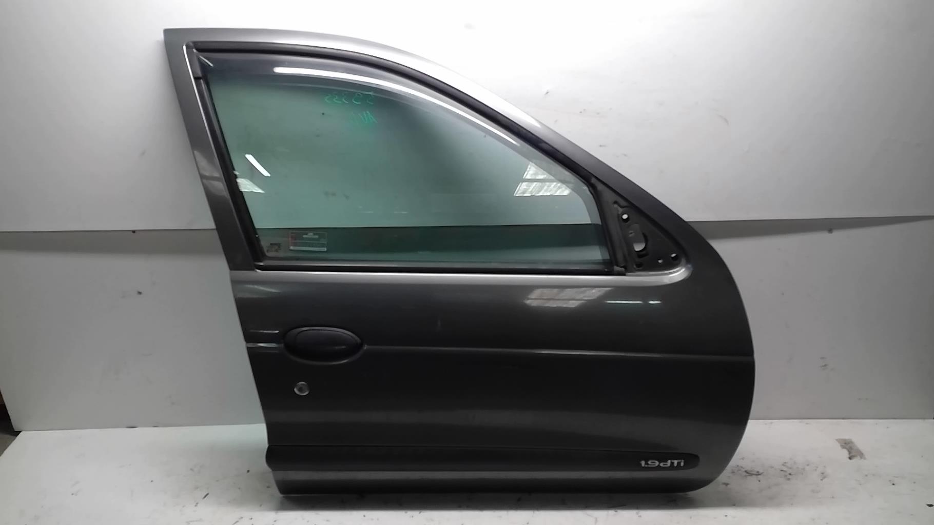 Porte avant droit