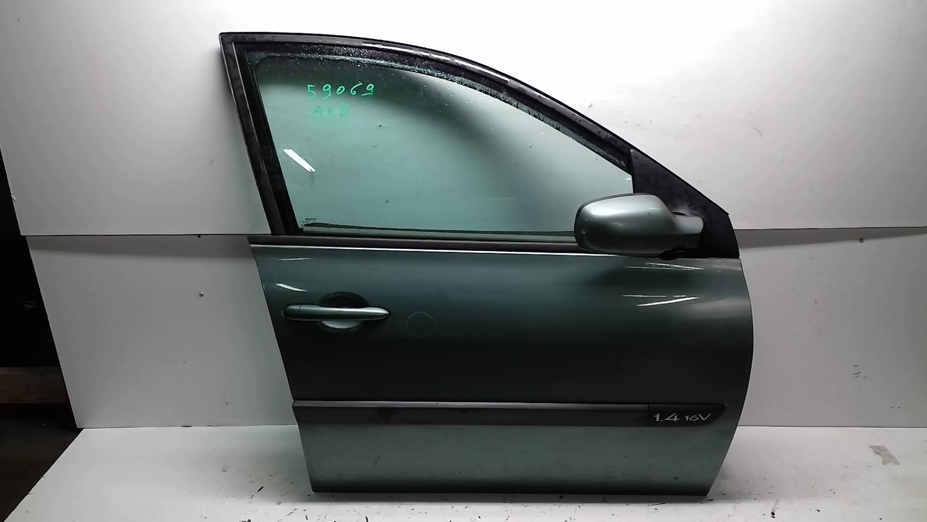 Porte avant droit