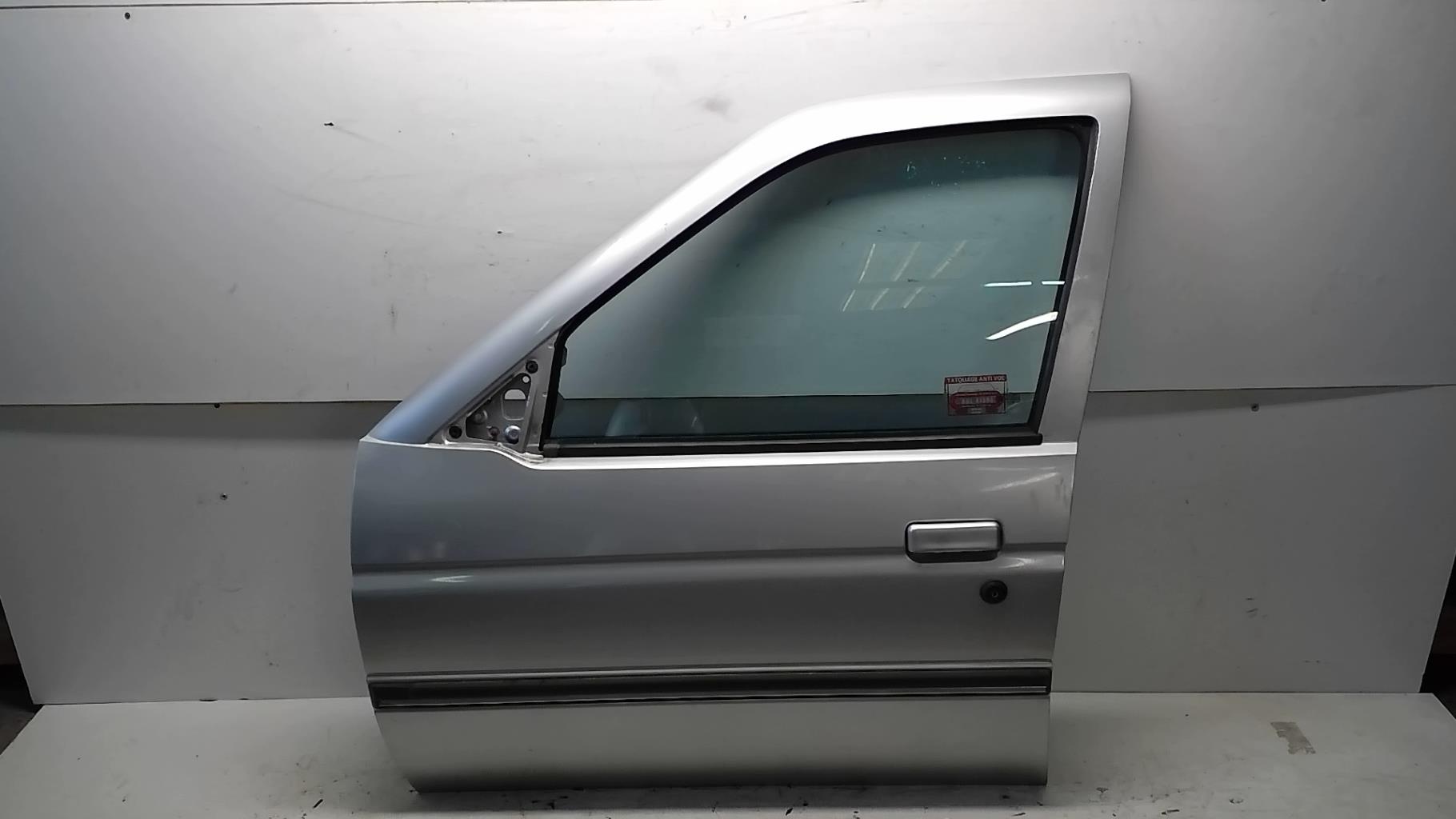 Porte avant gauche