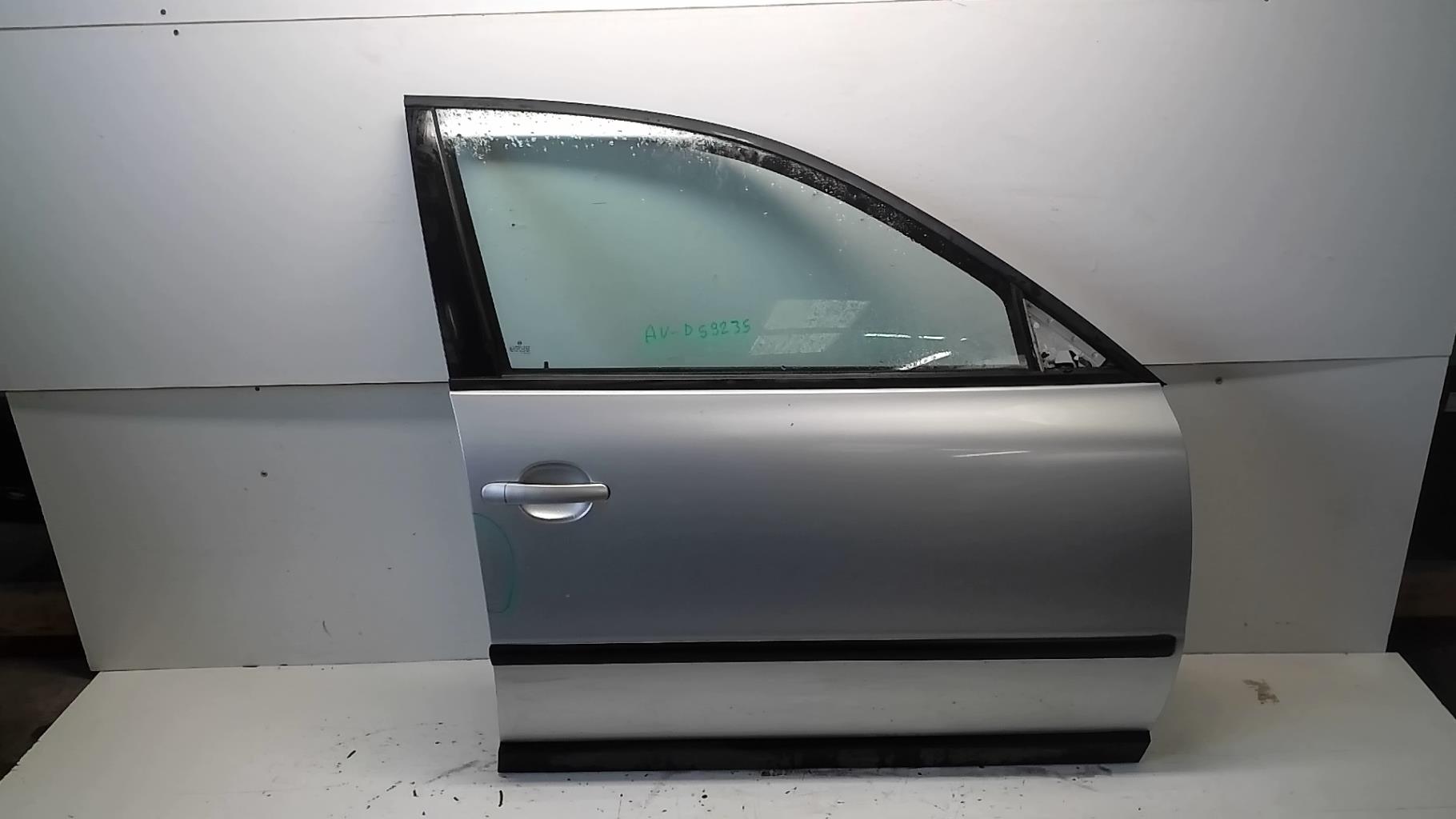 Porte avant droit