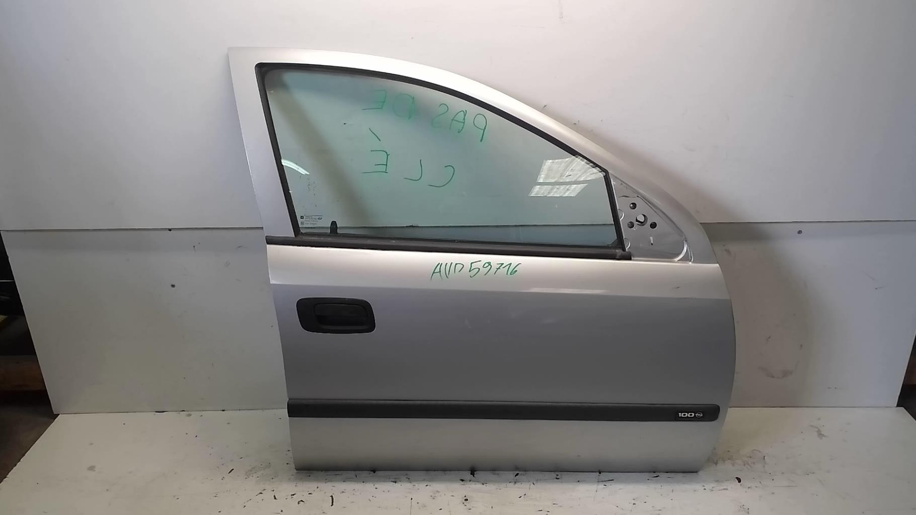 Porte avant droit