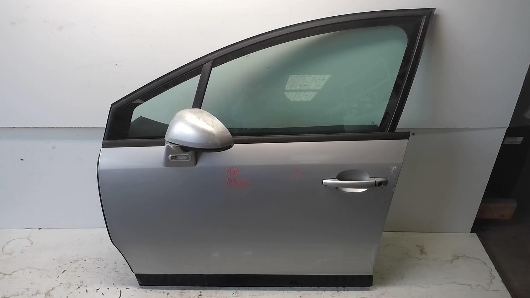 Porte avant gauche