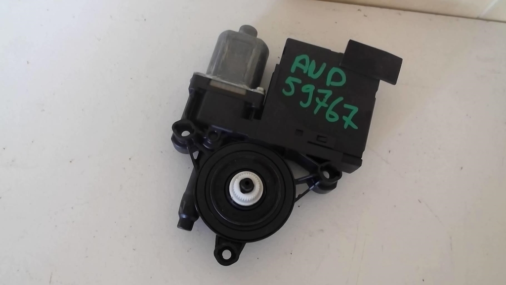Moteur leve vitre avant droit