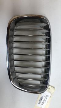 Grille de calandre gauche