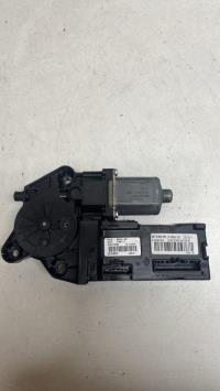 Moteur leve vitre avant gauche