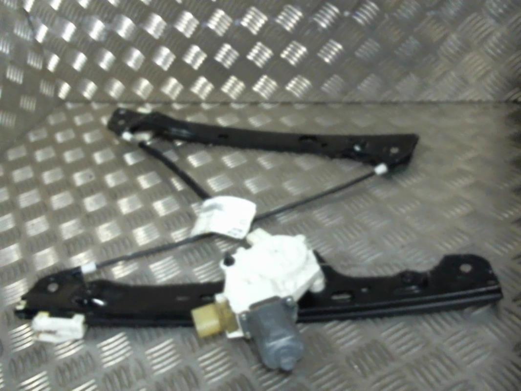 Elevalunas eléctrico delantero derecho