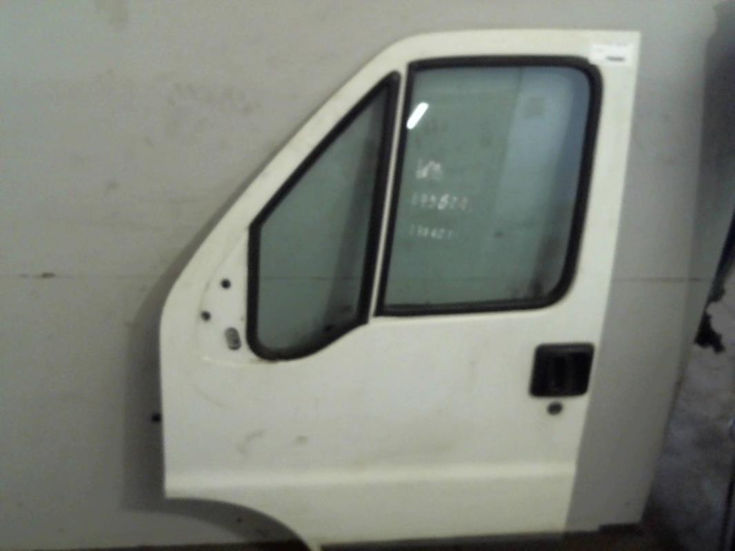 Porte avant gauche