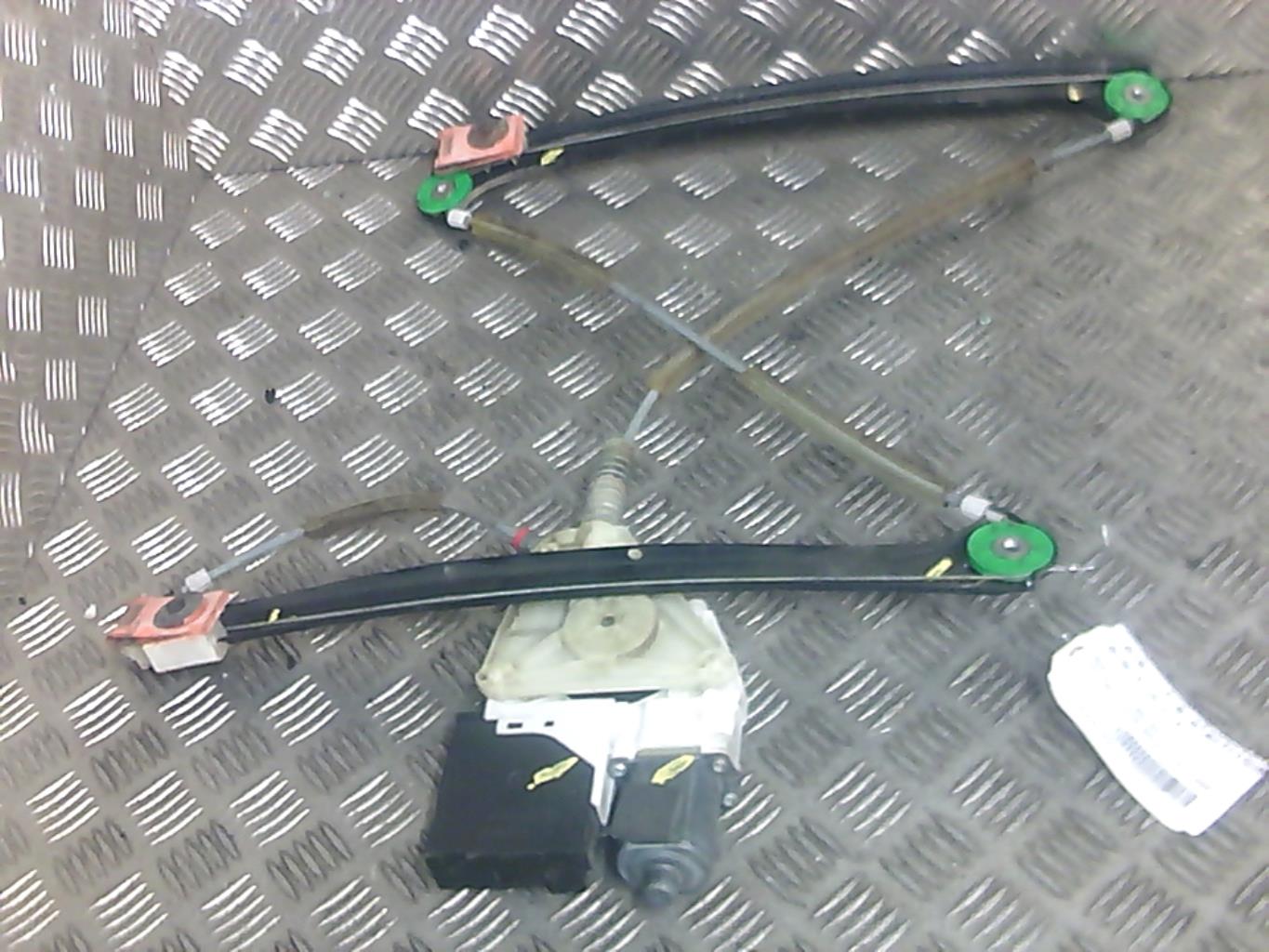 Leve vitre electrique avant droit