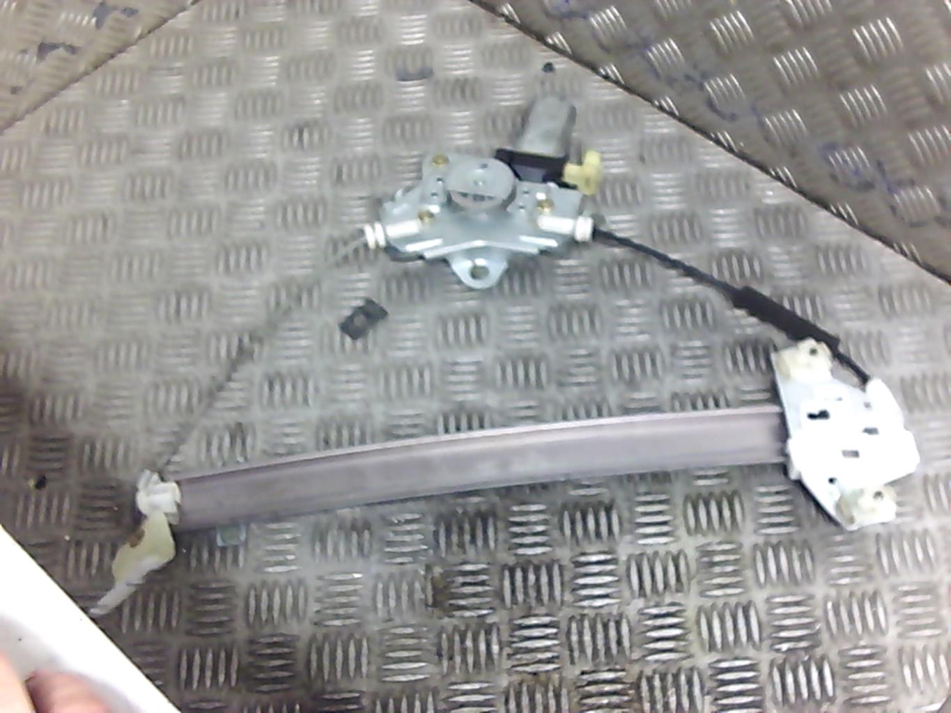 Leve vitre electrique avant gauche
