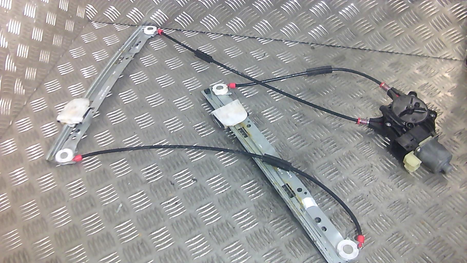 Leve vitre electrique avant droit