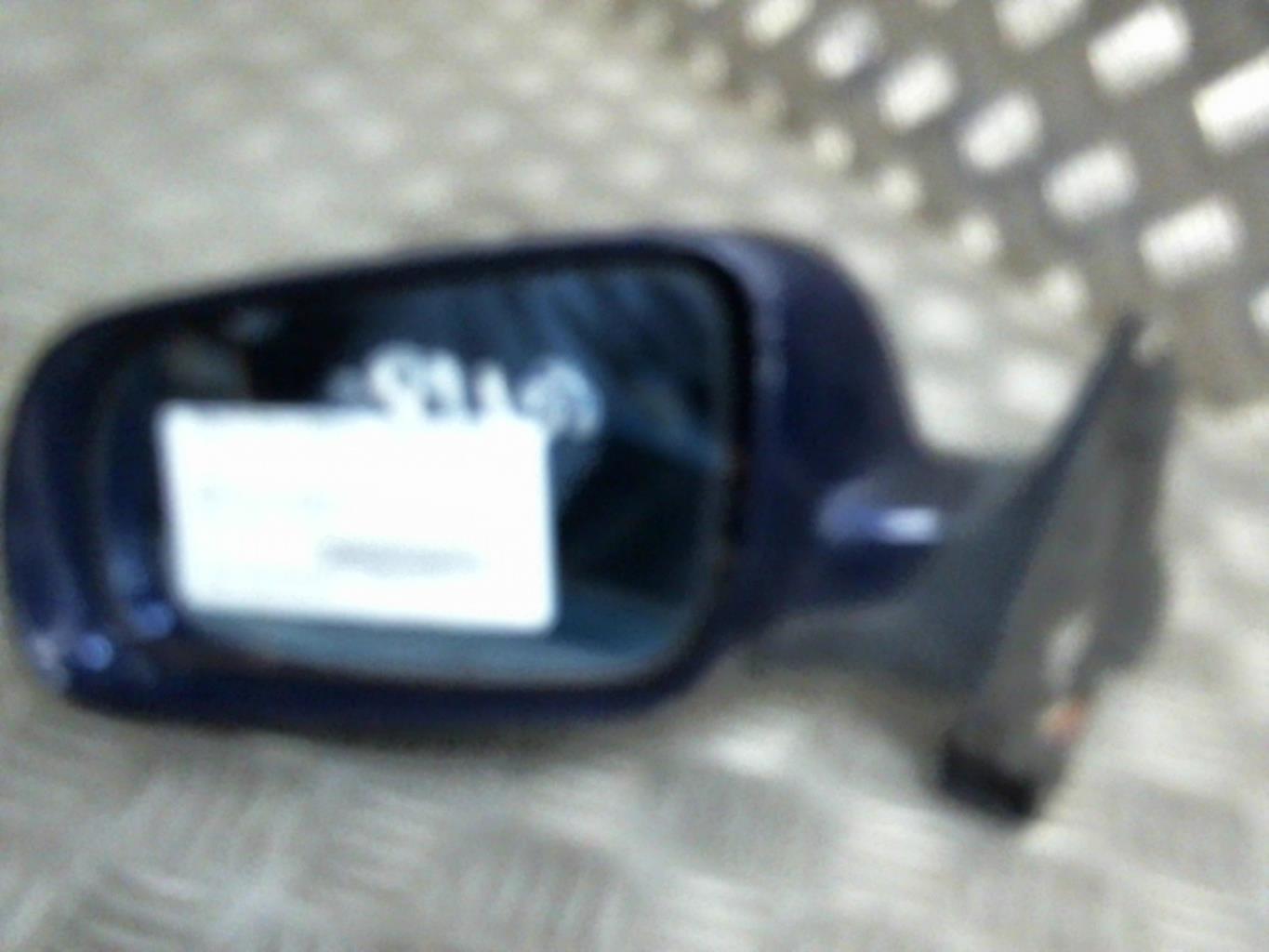 Retrovisor izquierdo