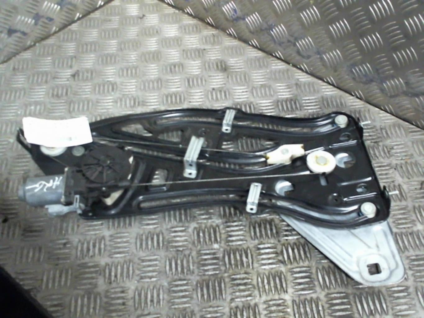Elevalunas eléctrico trasero izquierdo