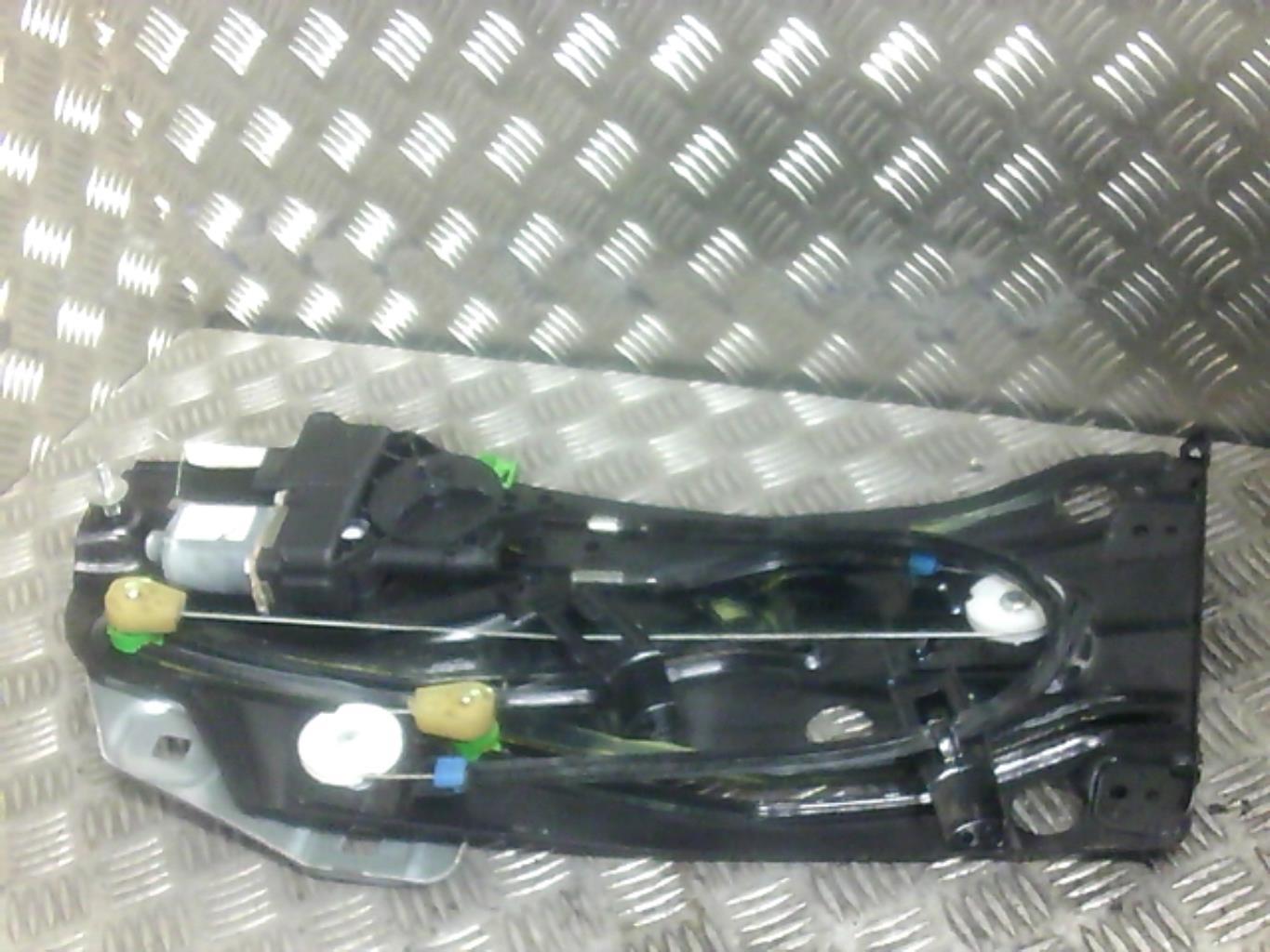 Elevalunas eléctrico trasero derecho