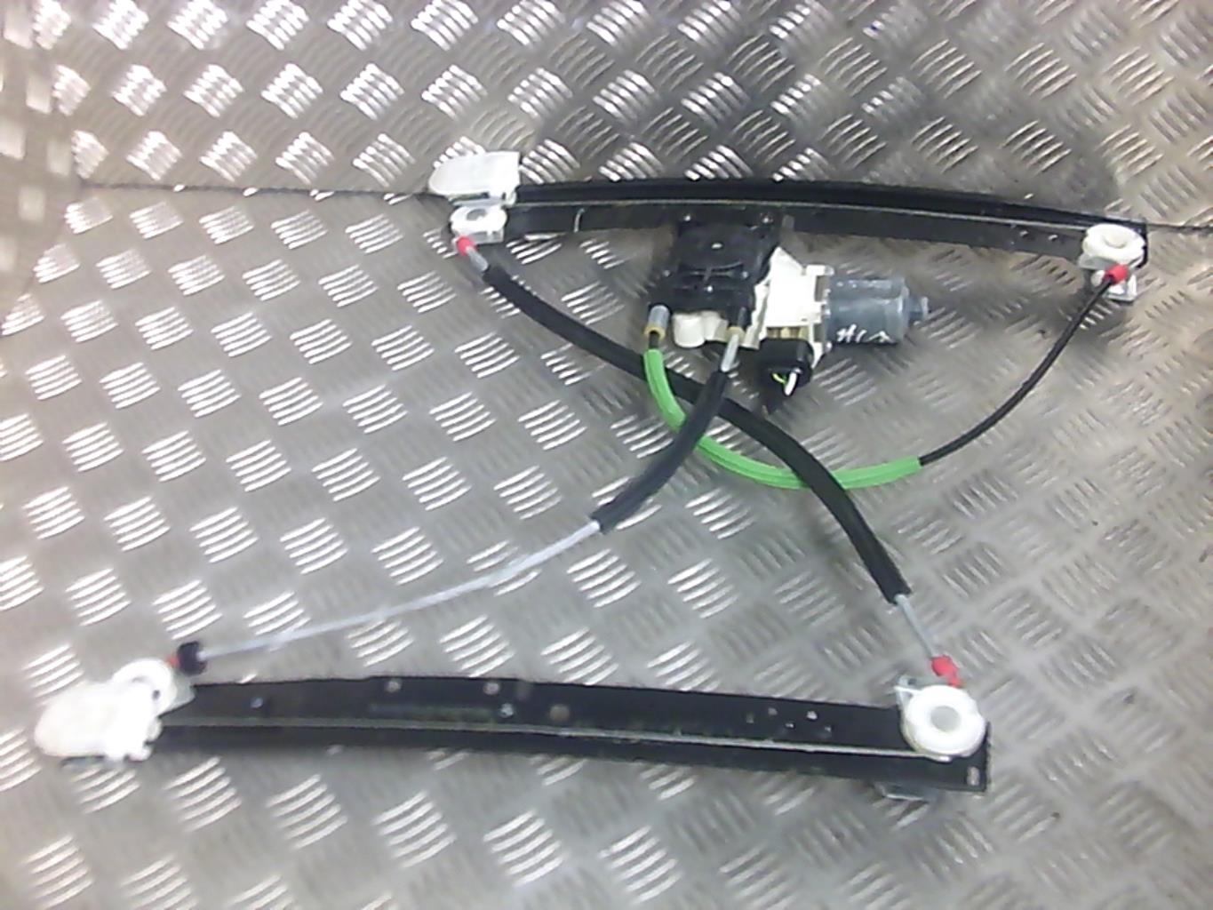Leve vitre electrique avant droit