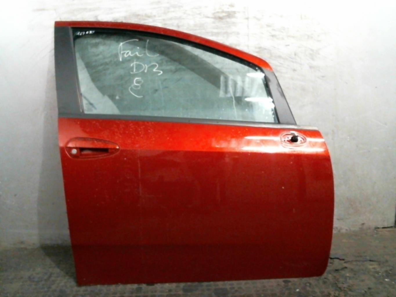 Puerta delantera derecha