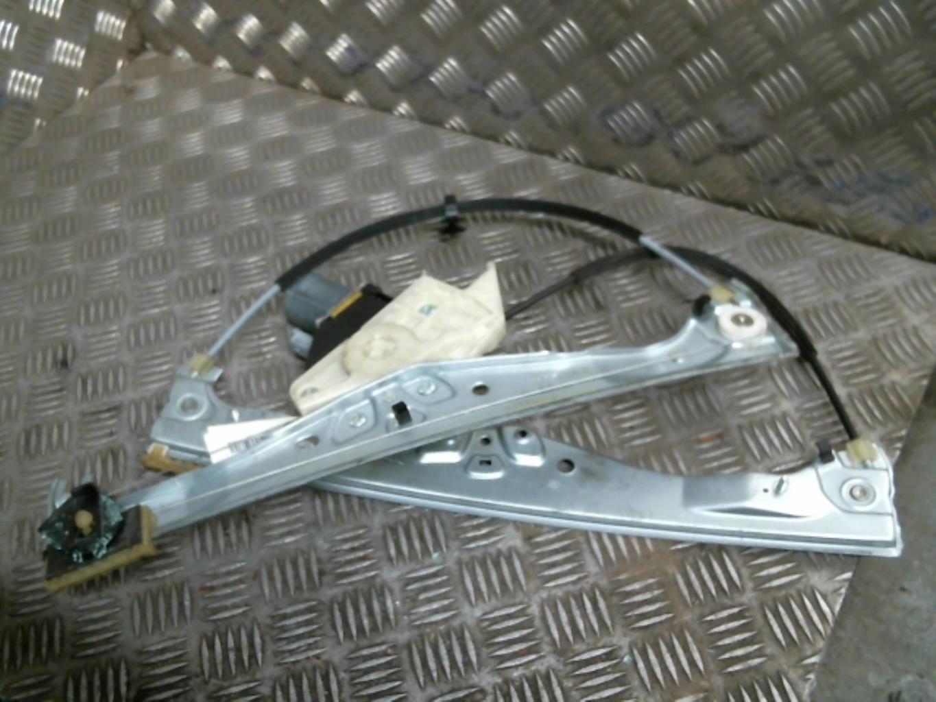 Alzacristalli elettrico anteriore destro