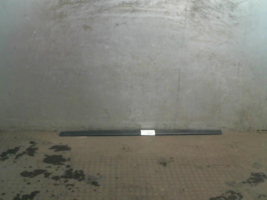 Baguette de porte avant droite