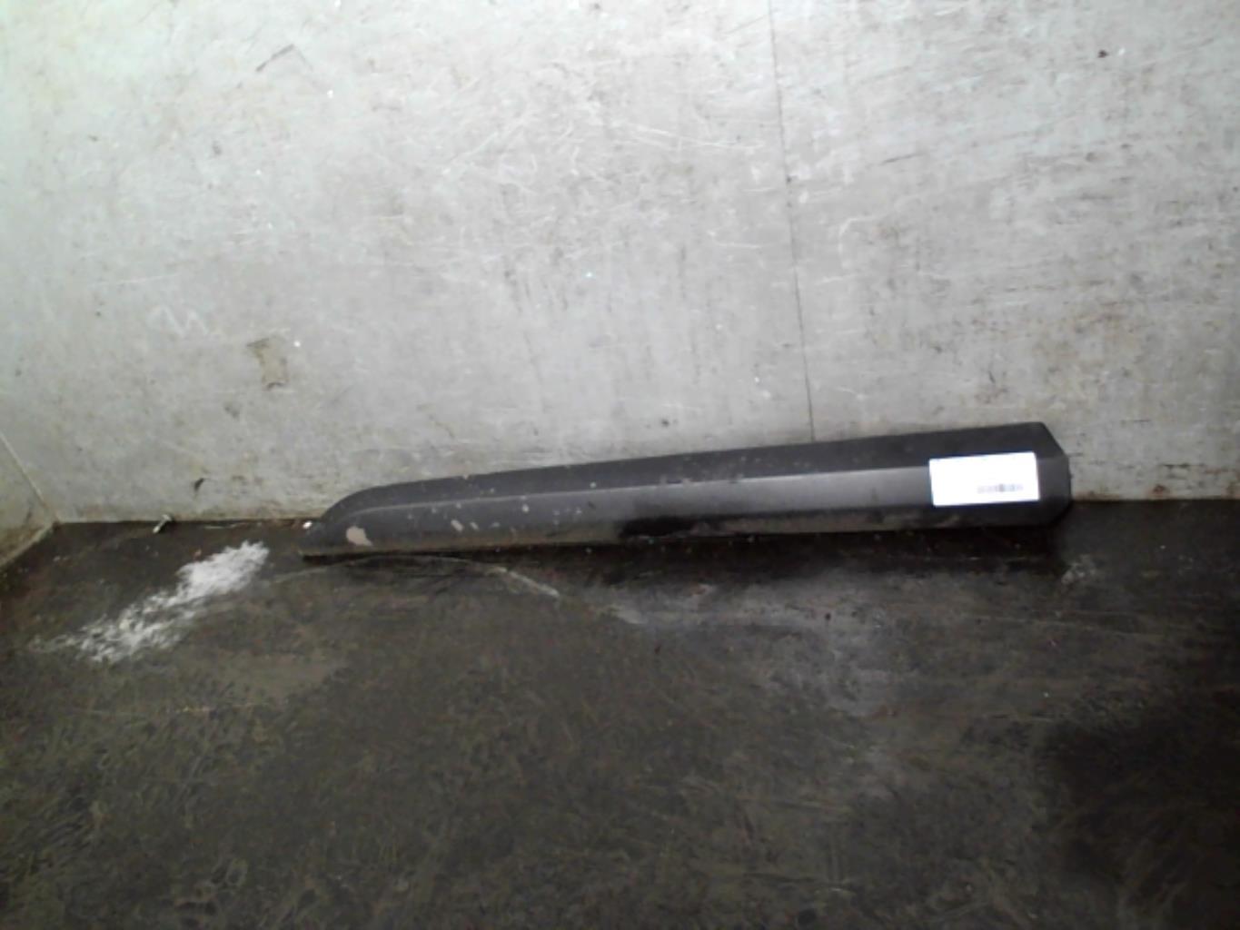 Baguette de porte avant gauche