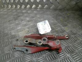 Charniere de capot
