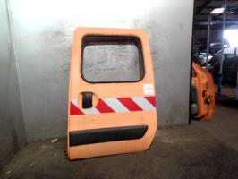 Porte laterale gauche