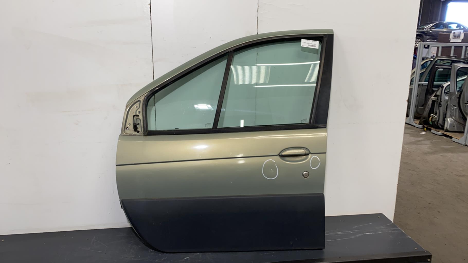 Porte avant gauche