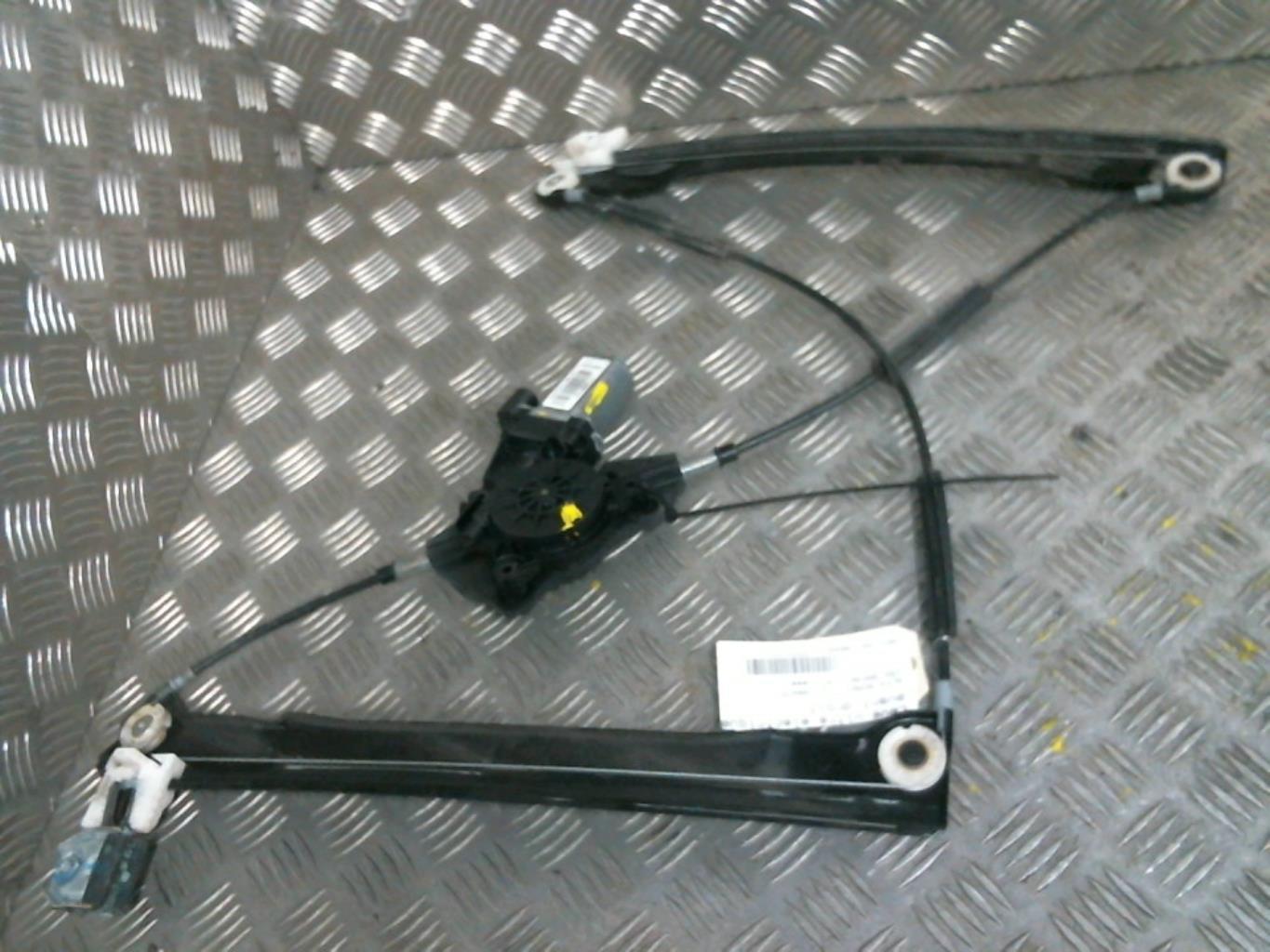 Leve vitre electrique avant droit