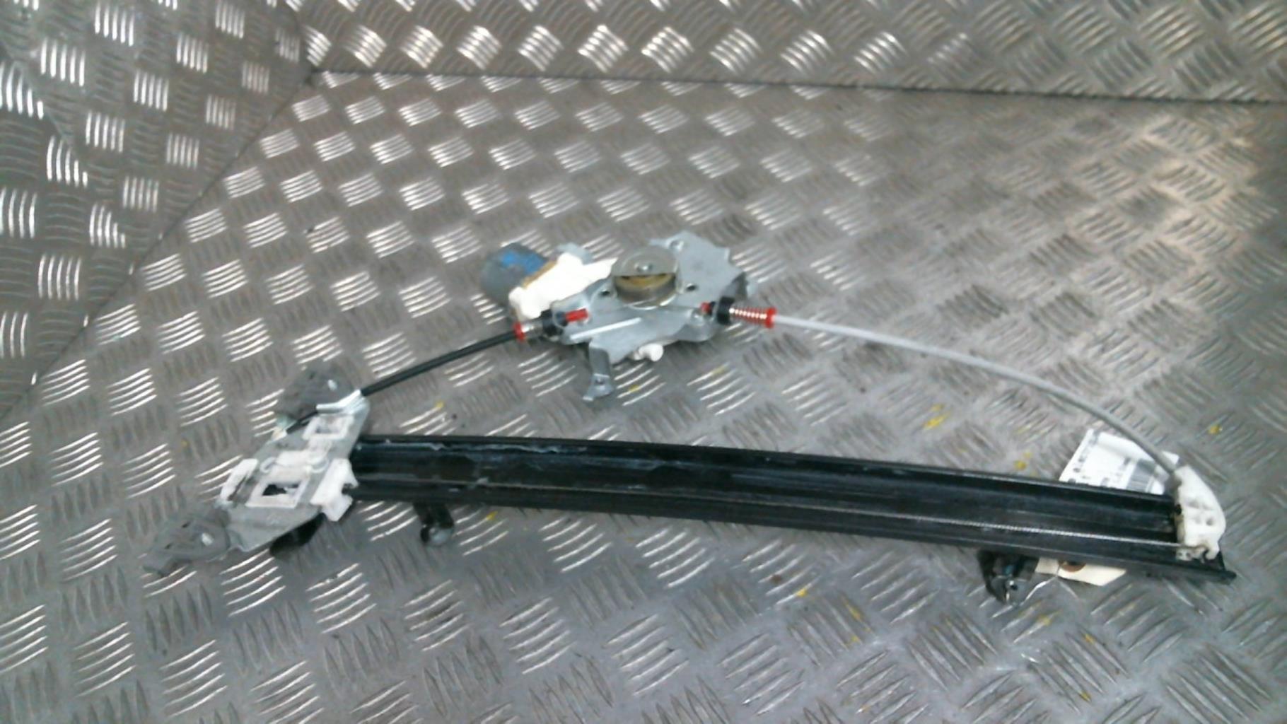 Alzacristalli elettrico anteriore destro