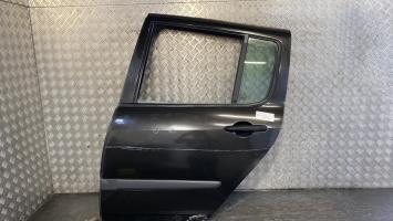Puerta trasera izquierda