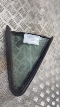 Ventanilla triangular trasera izquierda (puerta)