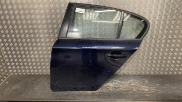 Puerta trasera izquierda