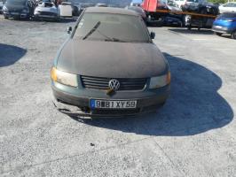 Gruppo ottico anteriore secondario sinistro (luci)(freccia)