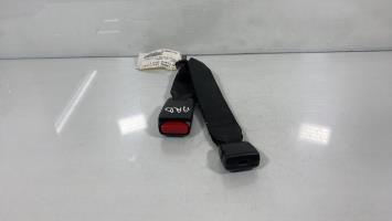 Attache ceinture arriere droit